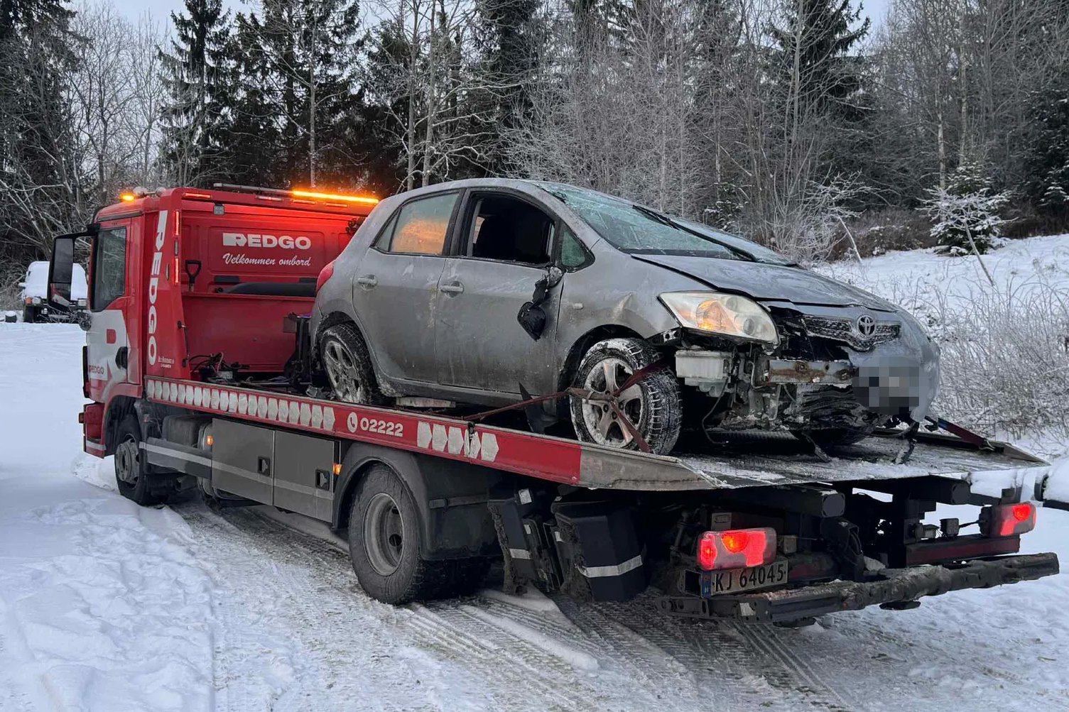 Ulykker og hendelser, Asker | Bil havnet på taket – sjåfør mistet lappen