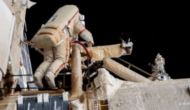 Reiser hjem tidlig fra den internasjonale romstasjonen