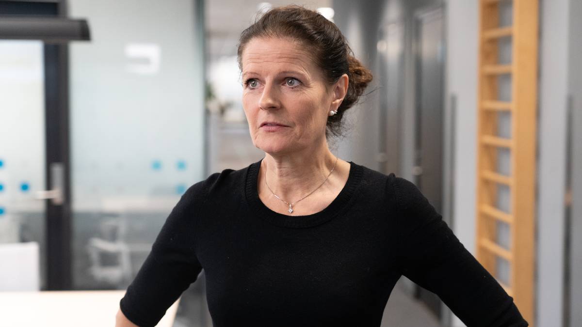 en person i svart skjorte