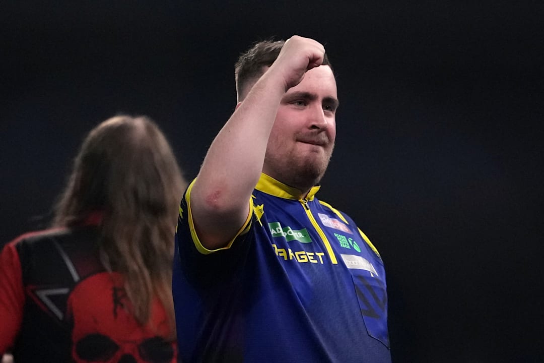Dartfenomenet Luke Littler til VM-finale for tredje året på rad
