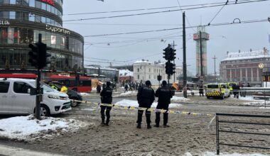 Full stans på Jernbanetorget: – Hund fikk støt