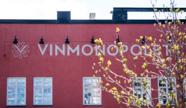 Vinmonopolet må kutte antall ansatte