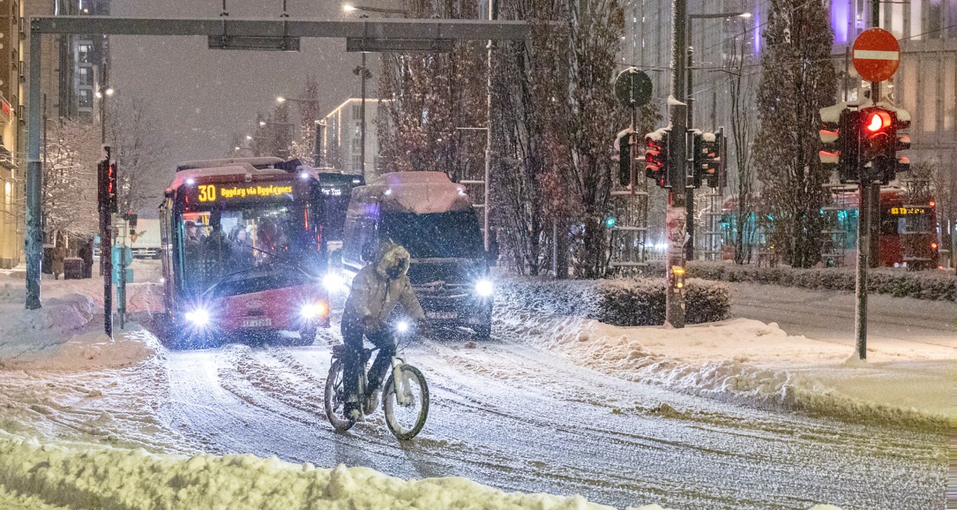 Onsdag våknet folk på Østlandet til 10–25 centimeter snø. Resten av vinteren kan by på mer sludd og regn.