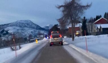 Store materielle skader og Luftambulanse på stedet etter ulykke