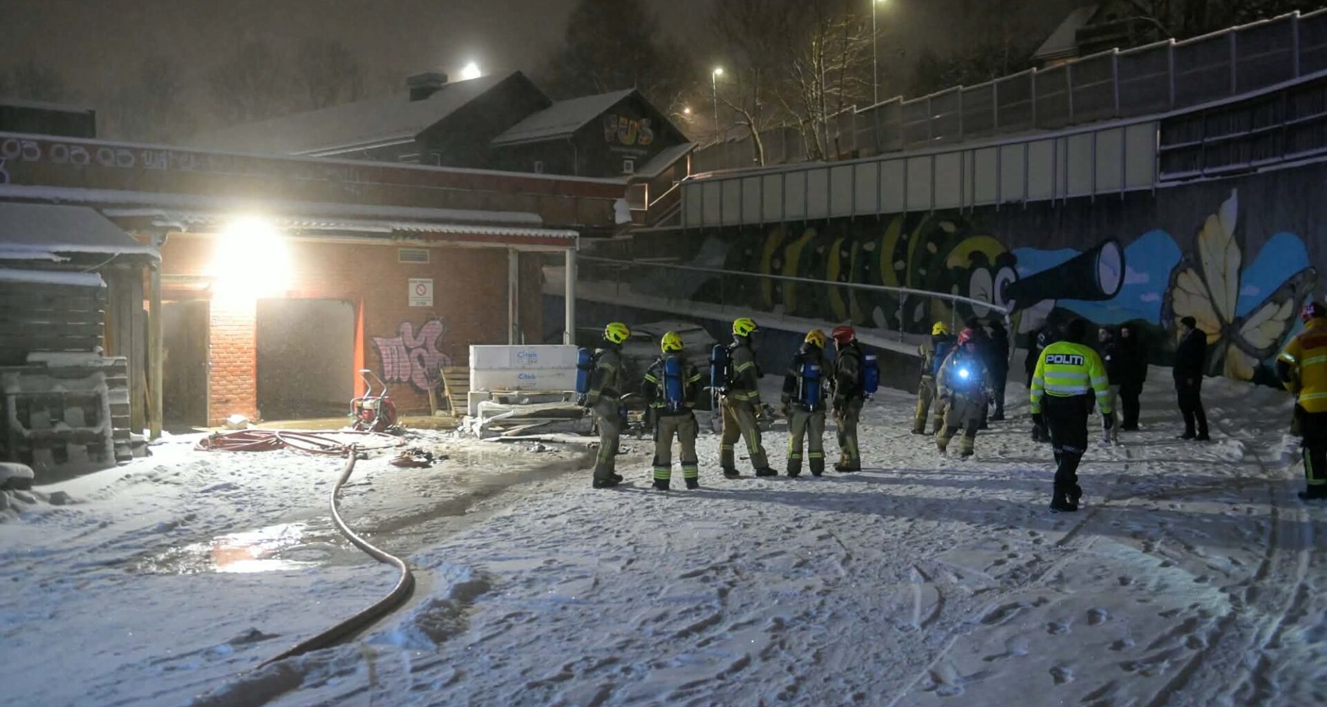 Fjell, Nyheter | Brann i lagerbygg: – Åpne flammer