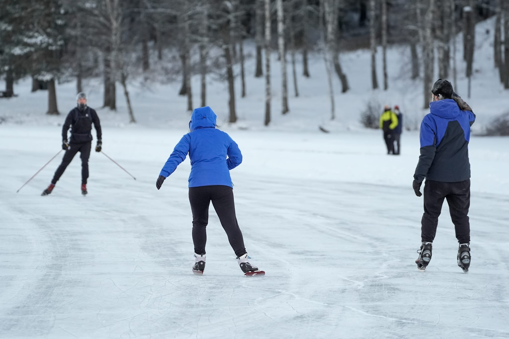 Helgen var bikkjekald på Østlandet, men i snitt tror meteorologene at vinteren blir varmere enn vanlig. 