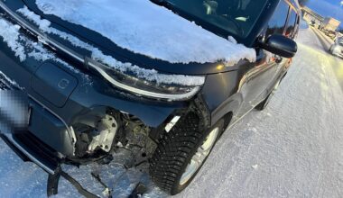 (+) Malin hadde babyen i baksetet da hjulet smalt inn i bilen hennes - itromso.no
