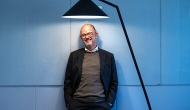 Ny undersøkelse: AI-skepsisen stuper - VG