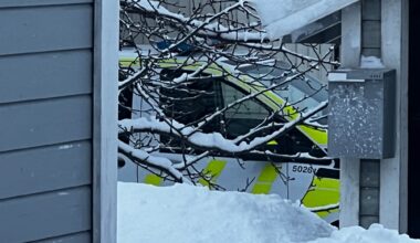 Våpen, Politiet | Stoppet tre personer ved avsperret hus - Oppland Arbeiderblad