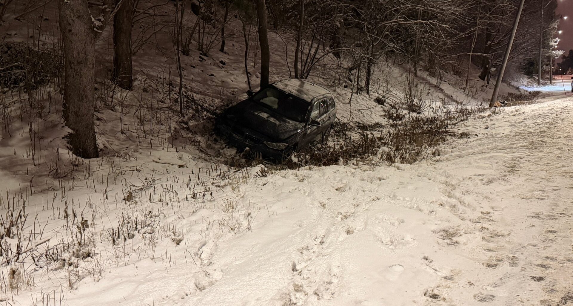Hendelser, Skien | Kjørte av veien og inn i en stolpe