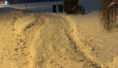 Hendelser, Porsgrunn | Bil kjørte av veien og gjennom en hage