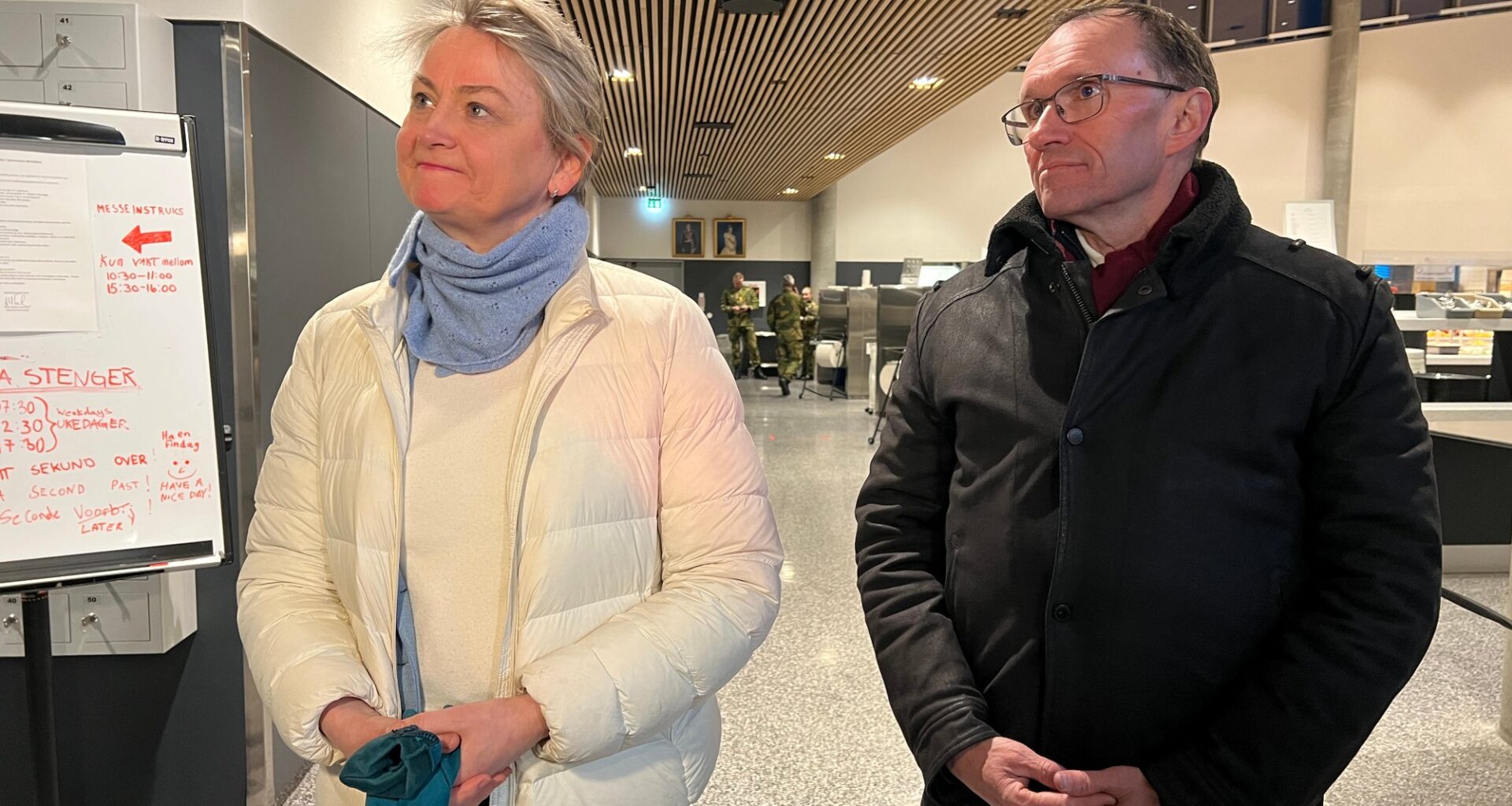 Utenriksminister Barth Eide besøkte Skjold og Bardufoss med sin britiske kollega: – Vi tar det til et nytt nivå nå - Nye Troms