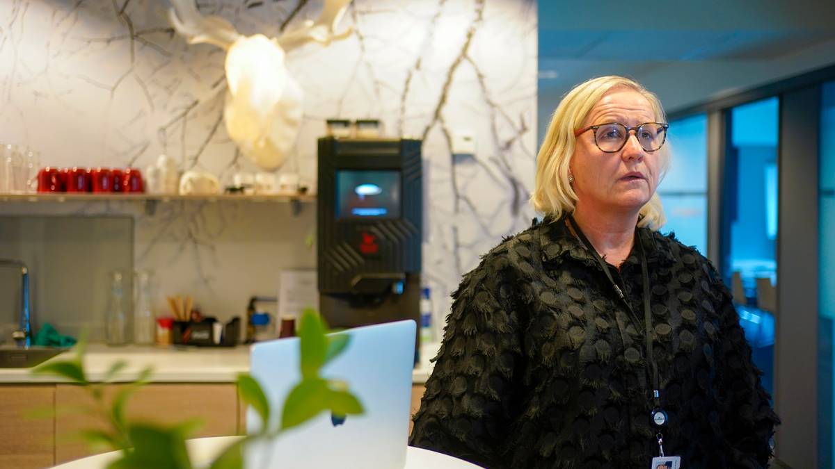 Tove Moe Dyrhaug i en kantine