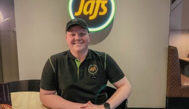 Vær, Leirfjord | Holdt ekstra åpent da veien var stengt: – Folk slapp å fryse i bilene - iSandnessjøen