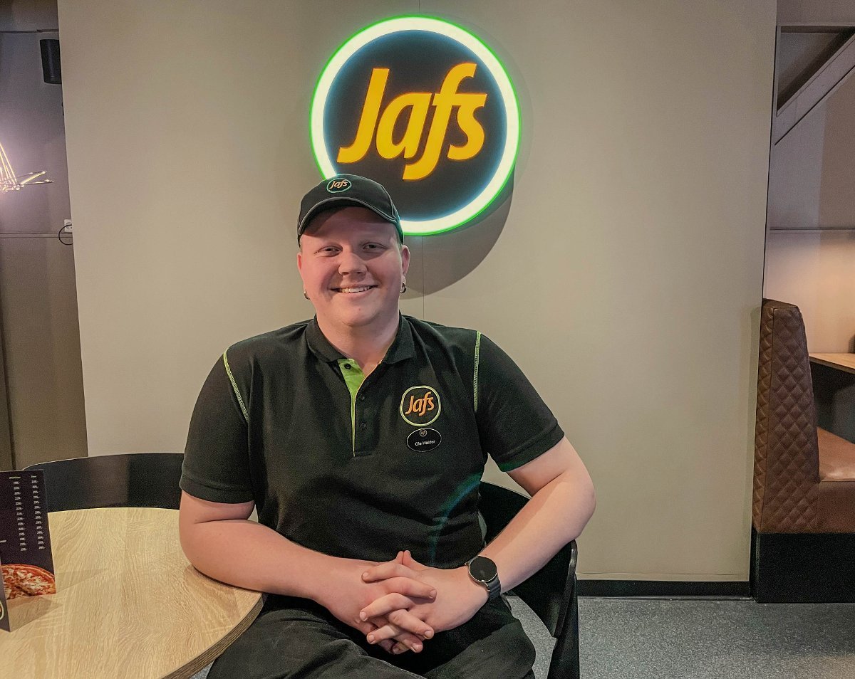 Vær, Leirfjord | Holdt ekstra åpent da veien var stengt: – Folk slapp å fryse i bilene - iSandnessjøen