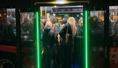 Trafikk og kollektiv, Ruter | Forsinkelser, innstillinger og kø: Slik går kollektivtrafikken fredag morgen