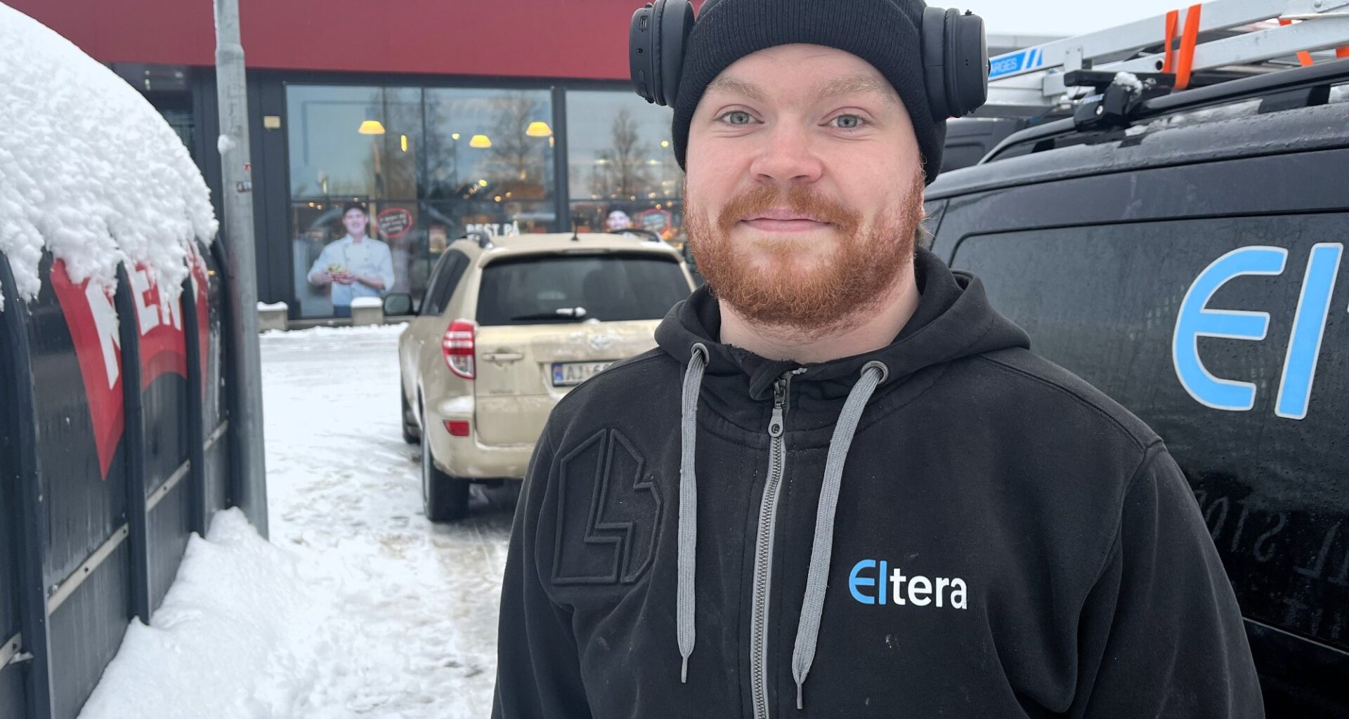 Lokale nyheter, Trafikkaos | Pontus så bilene skli av veien: – Man kan få litt panikk - Smaalenenes Avis