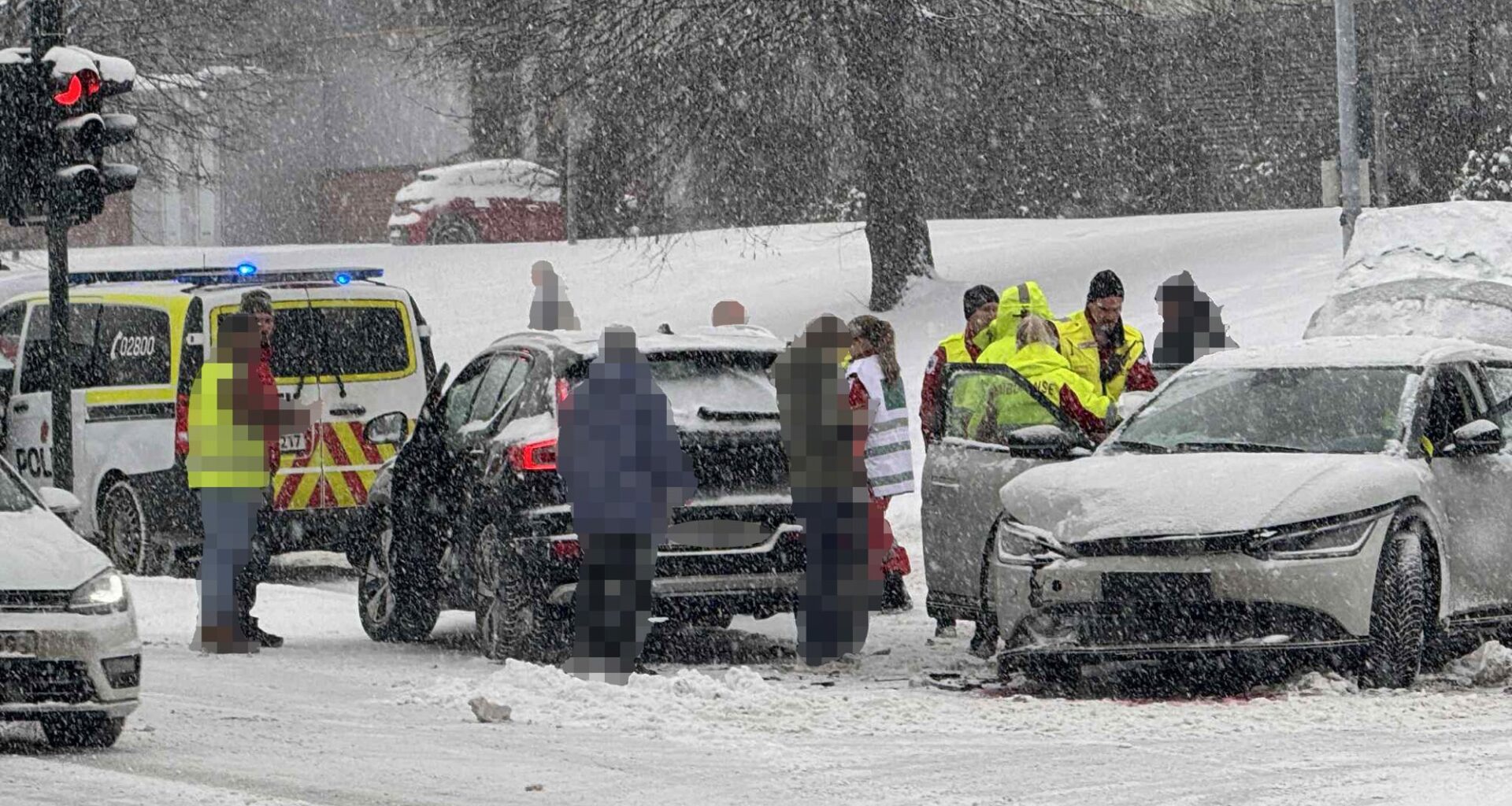 Trafikk, Åssiden | Melding om sammenstøt mellom to biler - Drammens Tidende