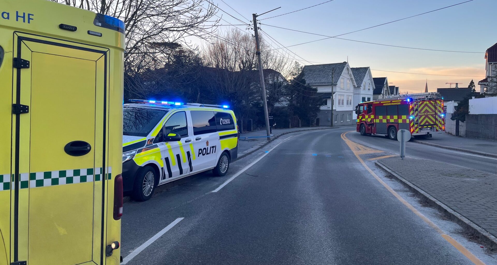 Haugesund, Trafikkuhell | Haugesund: – Bil har kjørt i en stolpe