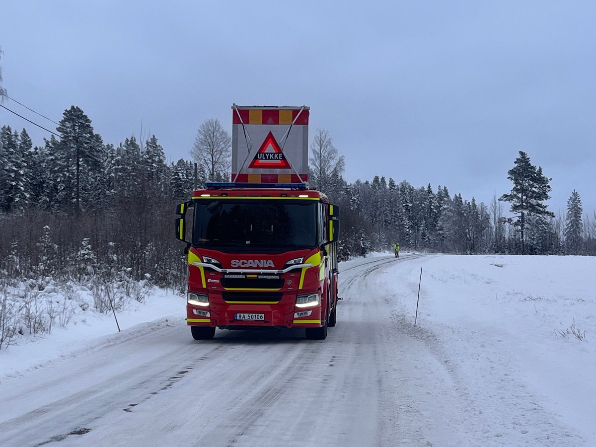 Trafikkulykke, Frontkollisjon | Personbil og varebil har frontkollidert - Glåmdalen