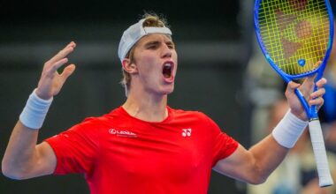 Nicolai Budkov Kjær feirer på tenninsbanen