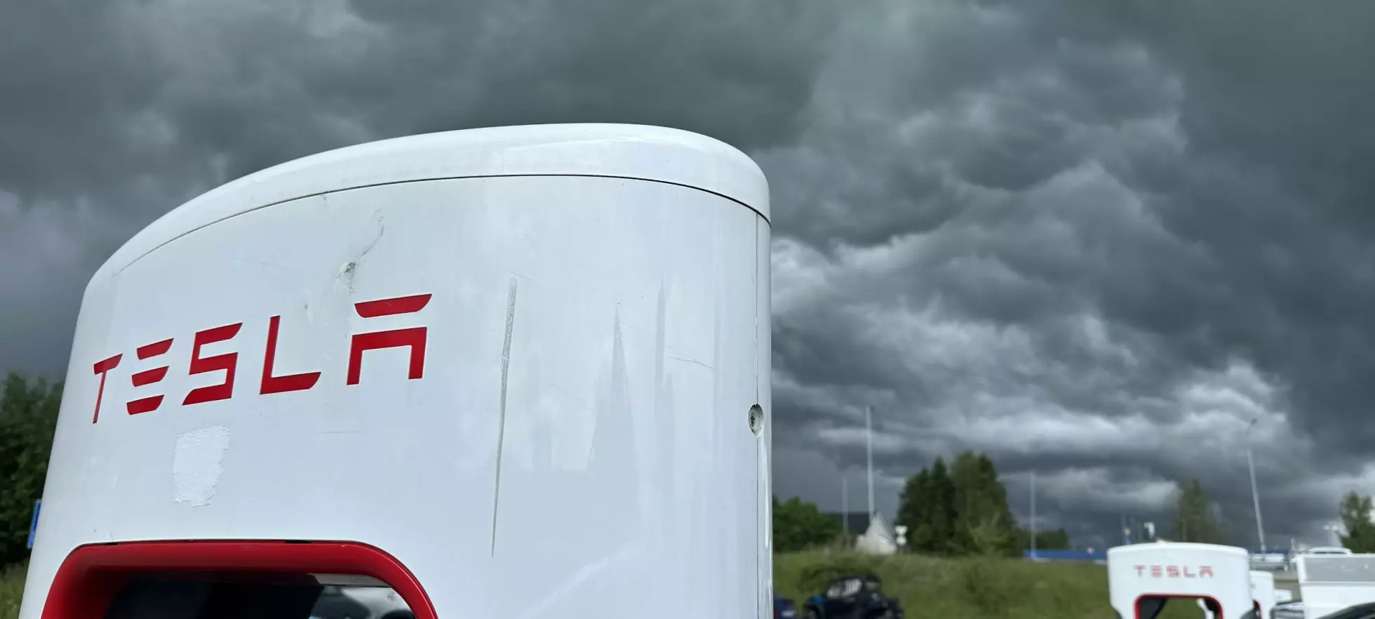 Mørke skyer over Tesla