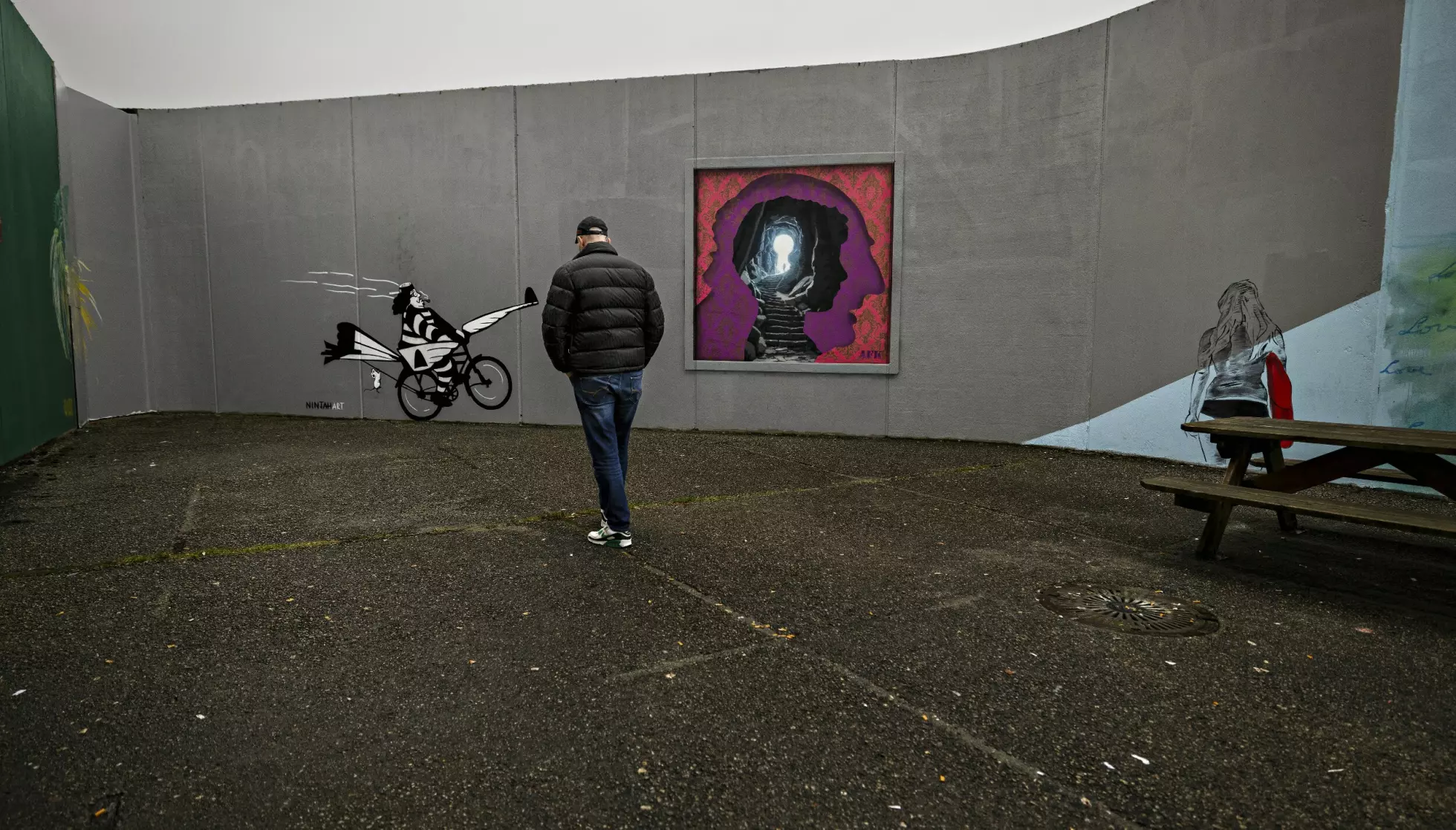 LUFTETUR: Det blir et ensidig liv i fengsel for Glenn, som er lei av murene i luftegården.