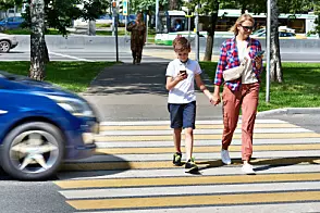 Foreslår mobilforbud for syklister og gående