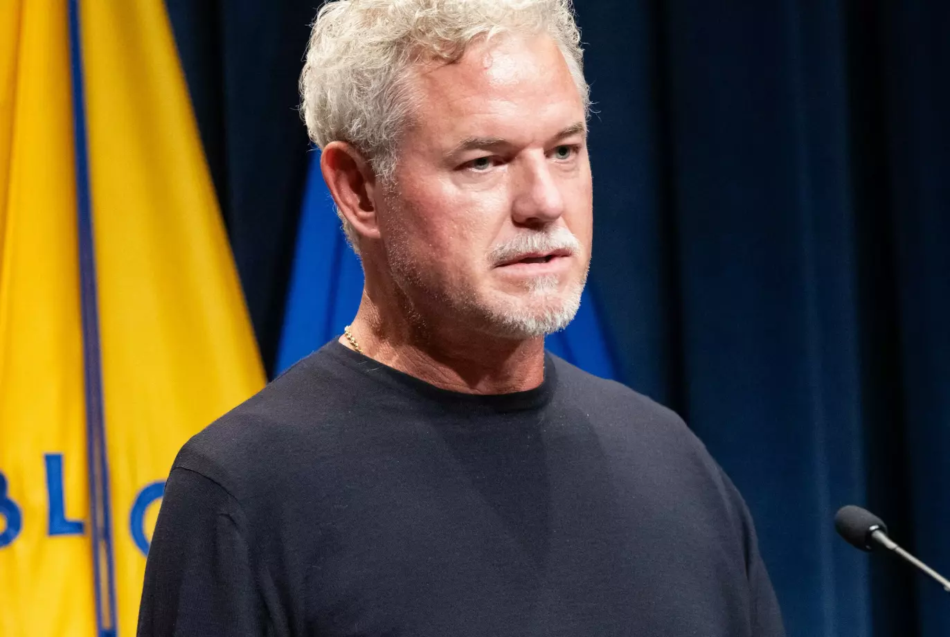 PÅ TALERSTOLEN: Eric Dane snakkeT om sin ALS-diagnose under en pressekonferanse om helseforsikring ved Helse- og omsorgsdepartementets hovedkvarter i Washington D.C. I juni 2025. Foto: Saul Loeb / AFP / NTB