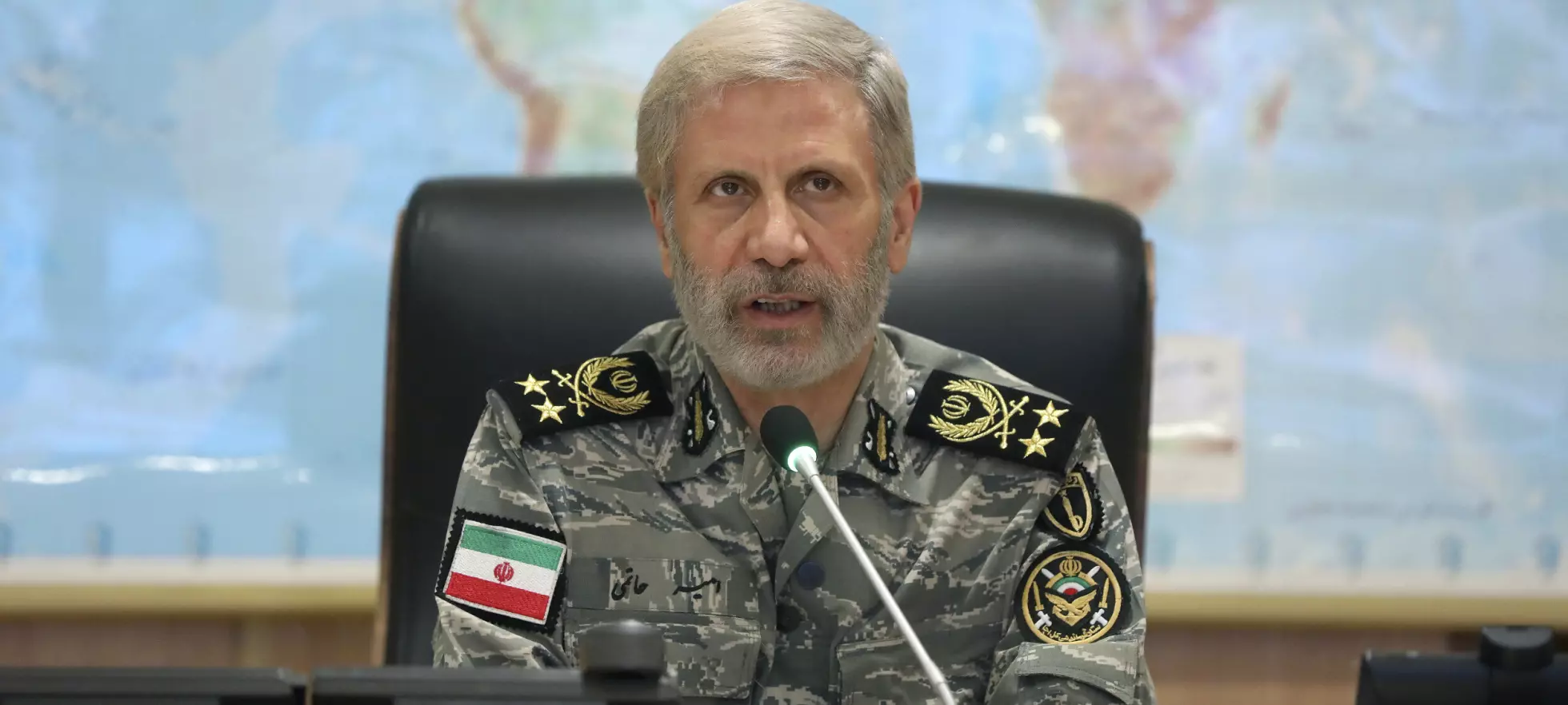 Irans militærsjef advarer