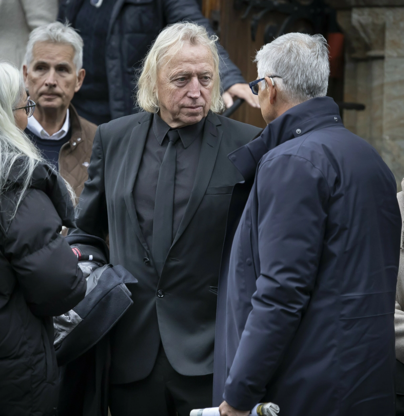 TRIST: Produsent Trond Lie (70) var mangeårig venn av Dag, og hyret ham til mange ulike arrangementer over hele landet, blant annet det populære Momarkedet.