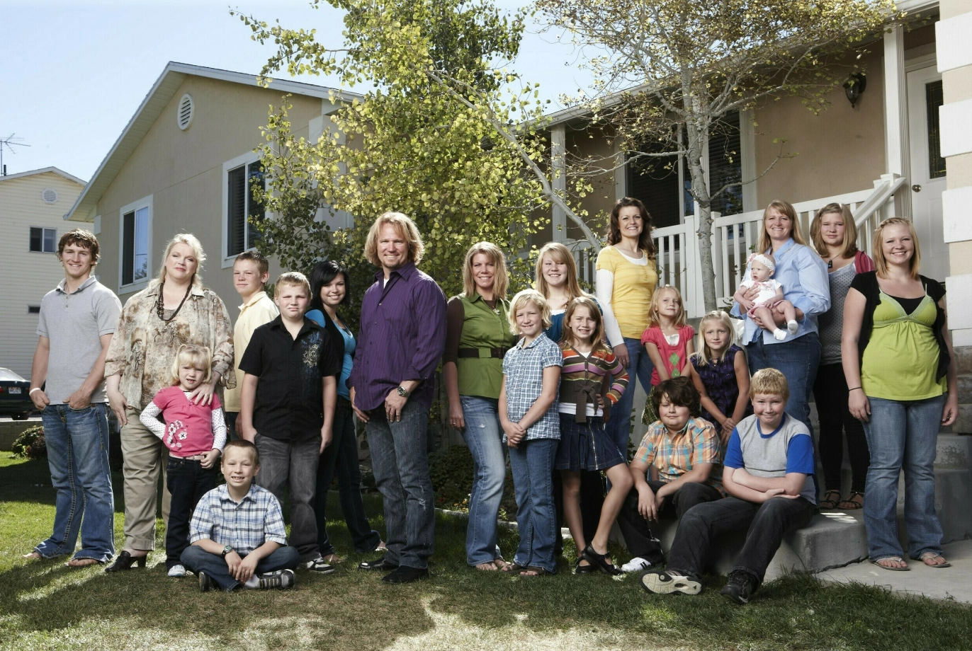 STORFAMILIEN: Som brått ikke er så stor lenger. Foto: Puddle Monkey Productions/Figure 8 FilmsUSATV PortraitTv Classics/ NTB