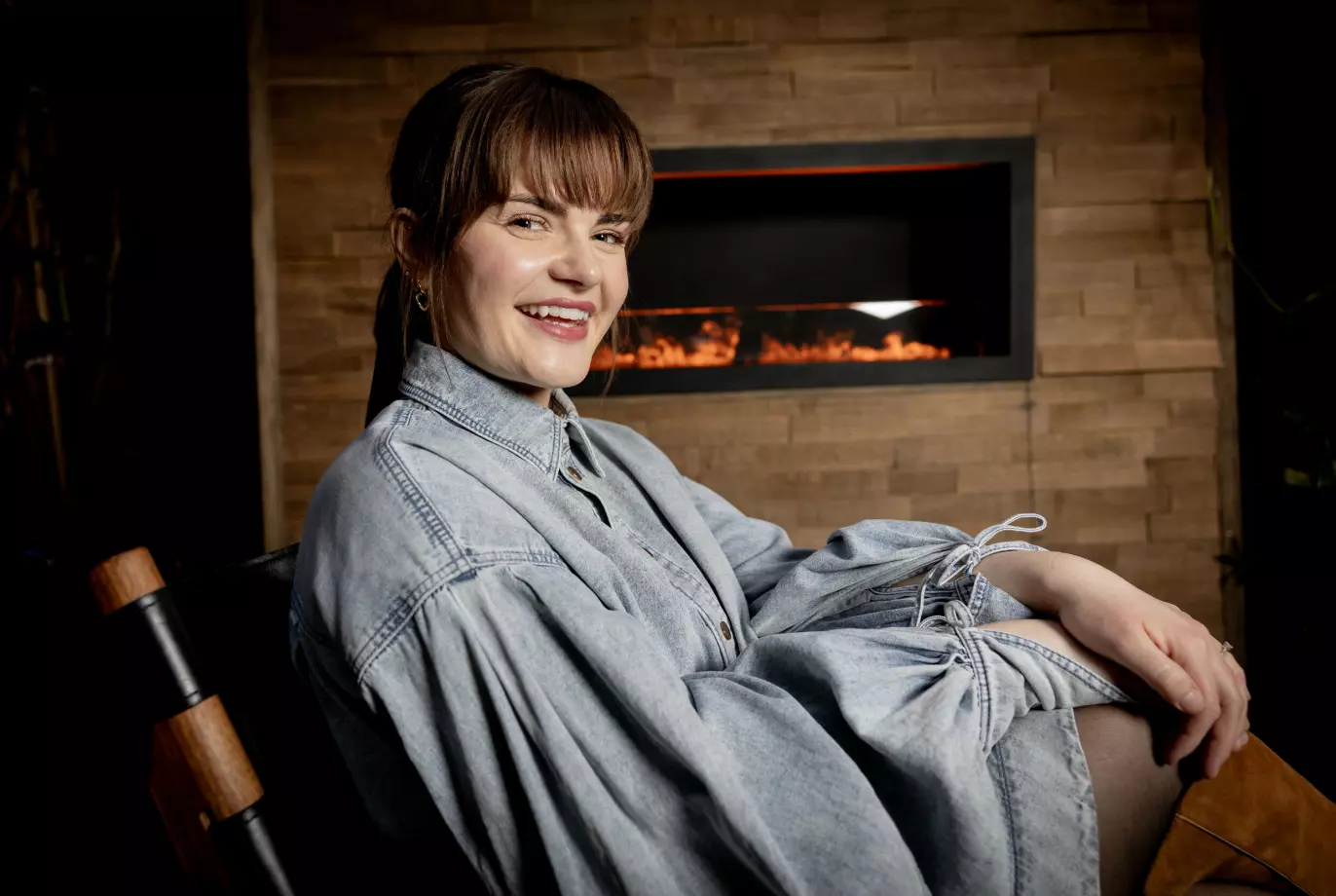 MYE GJENSTÅR: TV-profilen ser fram til dagen hun og familien får flyttet inn i drømmehuset, selv om det fortsatt gjengstår en hel del. Foto: Bjørn Langsem / Dagbladet