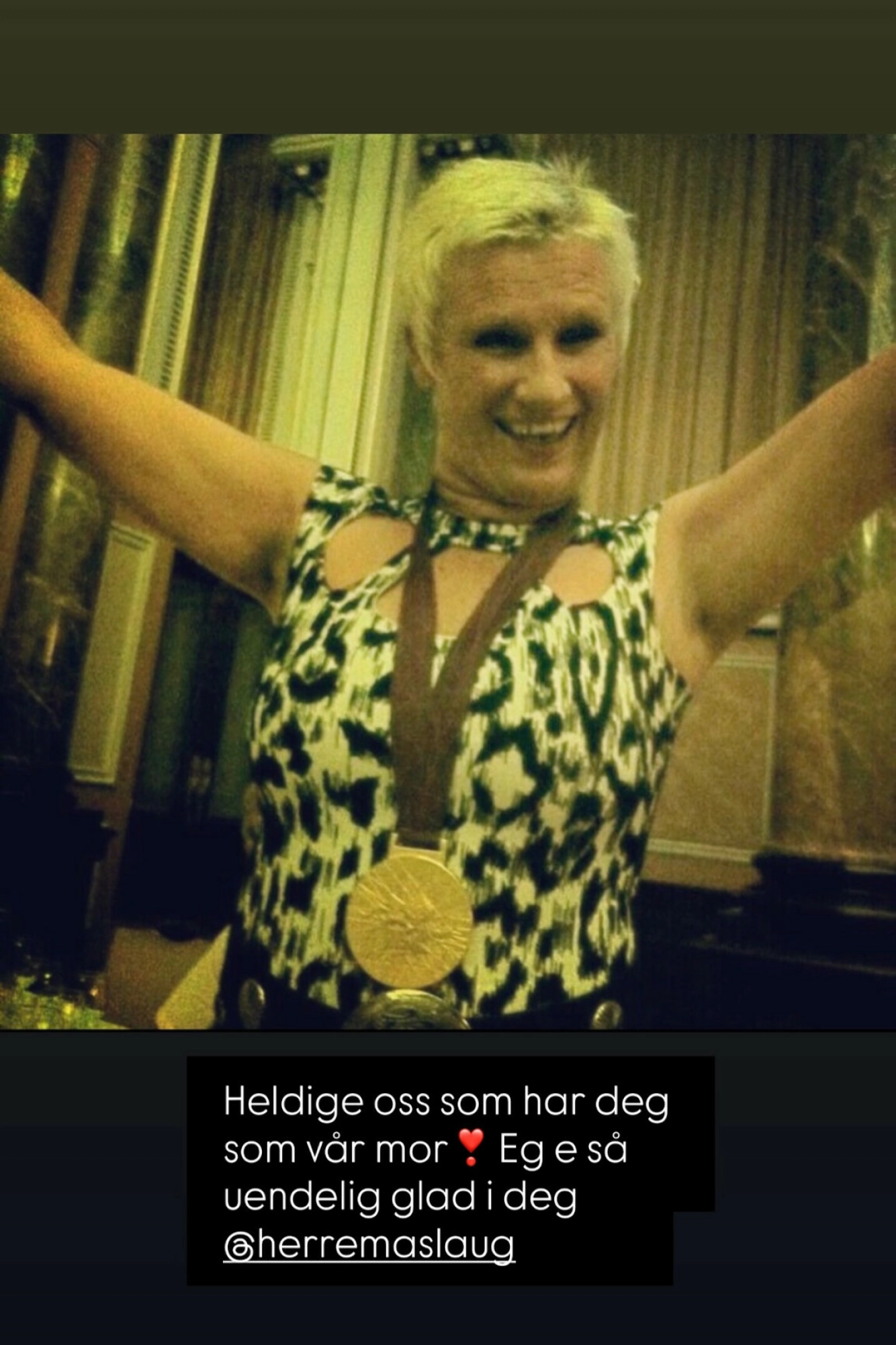 Camilla Herrem hyller moren. Foto: Skjermdump: @herremcamilla / Instagram