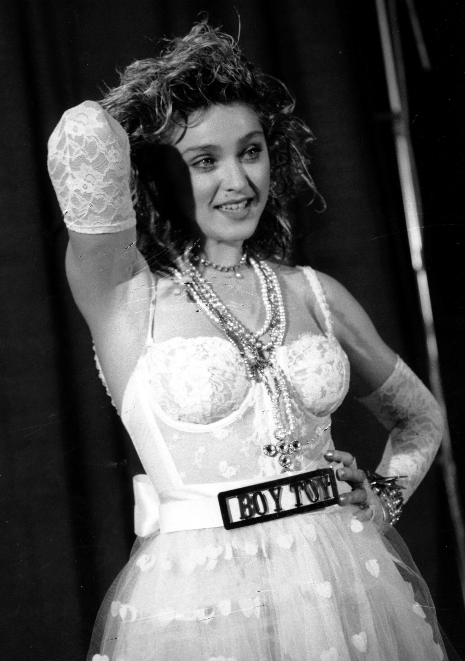IKONISK: Madonna var glad i blonder. Her fra 1984. Foto: NTB.