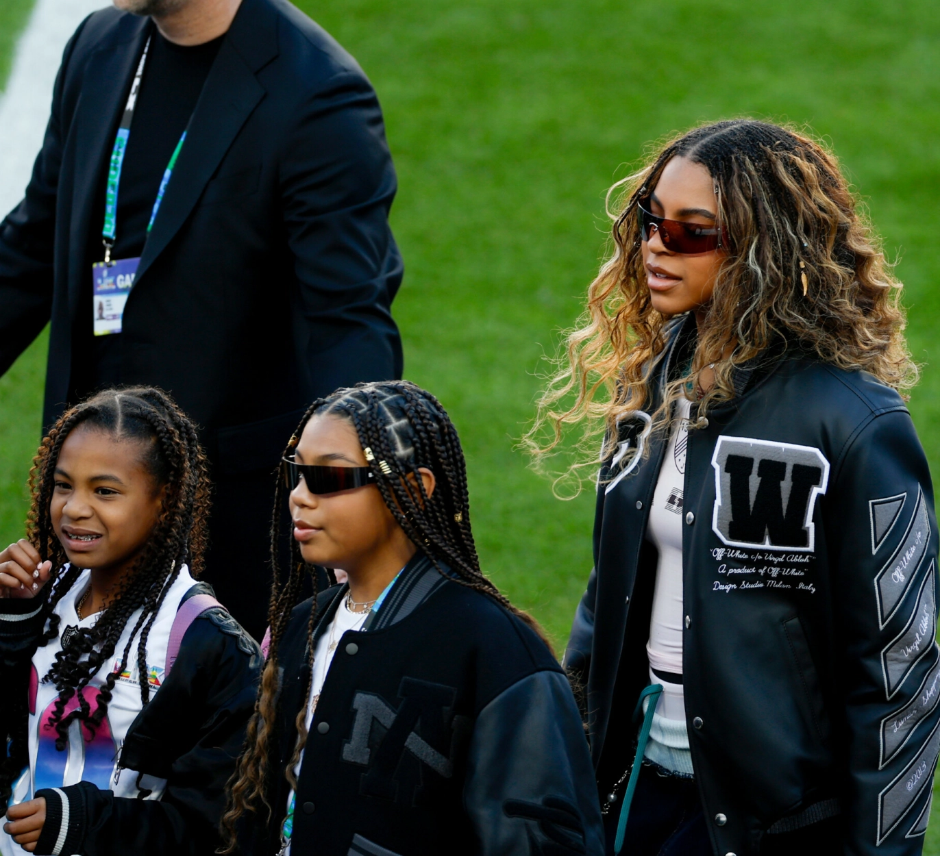 STORESØSTER: (F.v.) Rumi, Sir og Blue Ivy var samlet under idrettsarrangementet. Foto: Stephen Lam/San Francisco Chronicle via AP / NTB