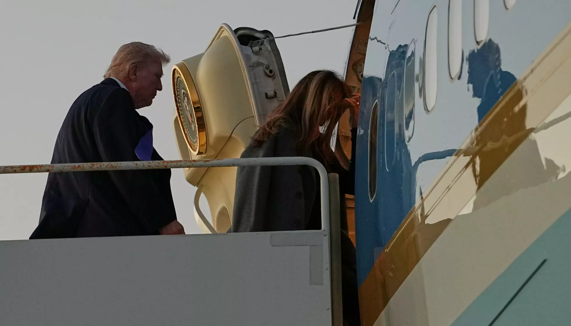 USAs president Donald Trump sier at Ukraina må komme raskt til forhandlingsbordet. Foto: Matt Rourke / AP / NTB
