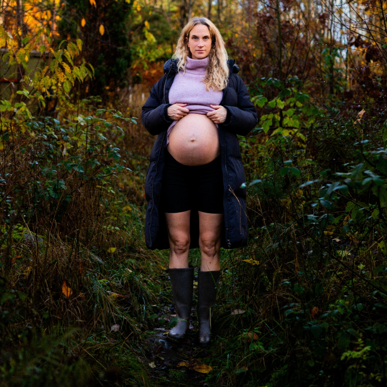 MAMMA: Ebba og Lars fikk en liten datter i 2022. Den stolte og vordende mammaen her avbildet før hennes ankomst. Foto: Lars Haugland Fjellbakk