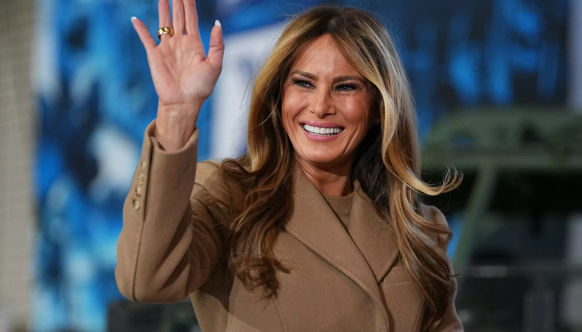 MED: Førstedame Melania Trump var med da ektemannen talte til soldater i Fort Bragg i Nord-Carolina 13. februar. Foto: Matt Rourke / AP / NTB