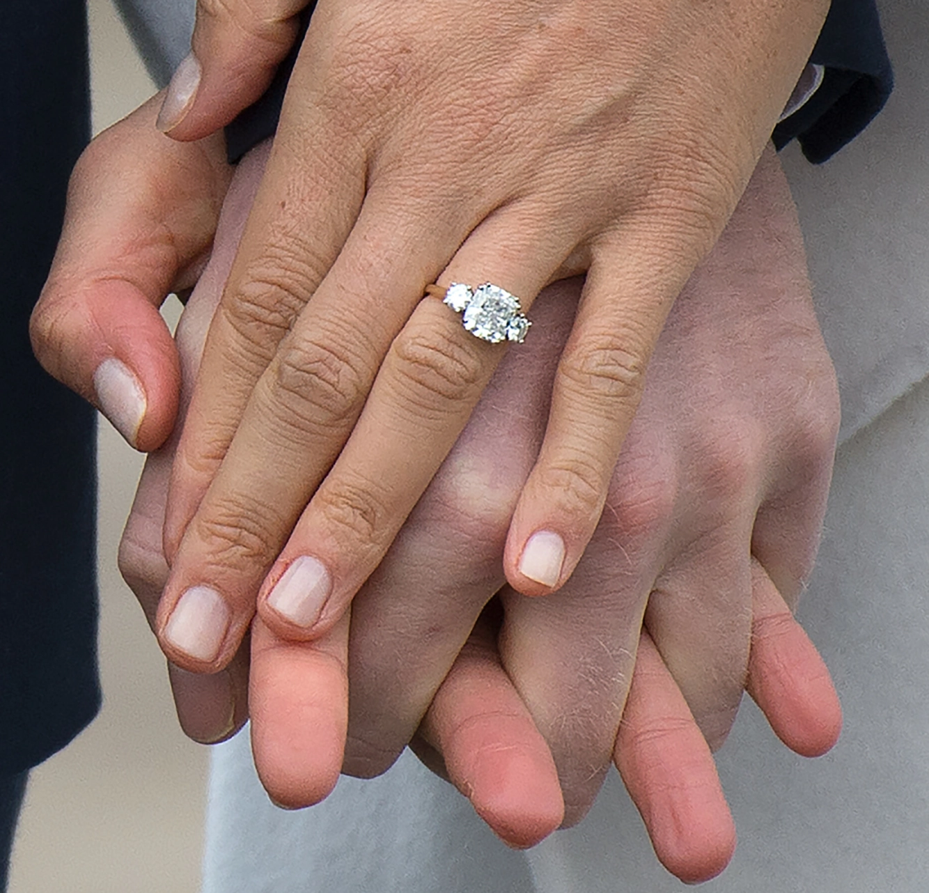 SLIK SÅ DEN UT: Meghans forlovelsesring slik den var utformet høsten 2017. Foto: Zak Hussein/ Splash News/ NTB