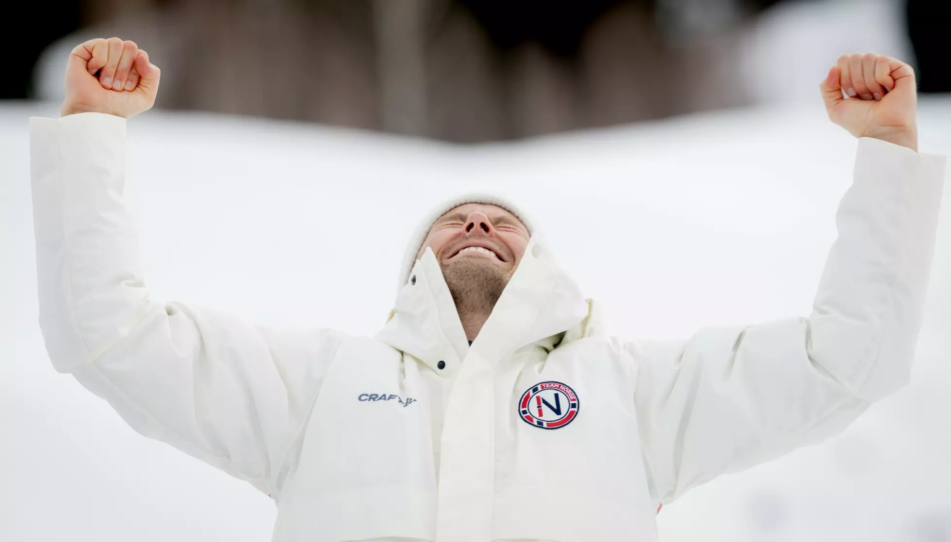 SÅ GLAD: Emil Iversen etter lørdagens bronsemedalje. Foto: Bjørn Langsem / Dagbladet