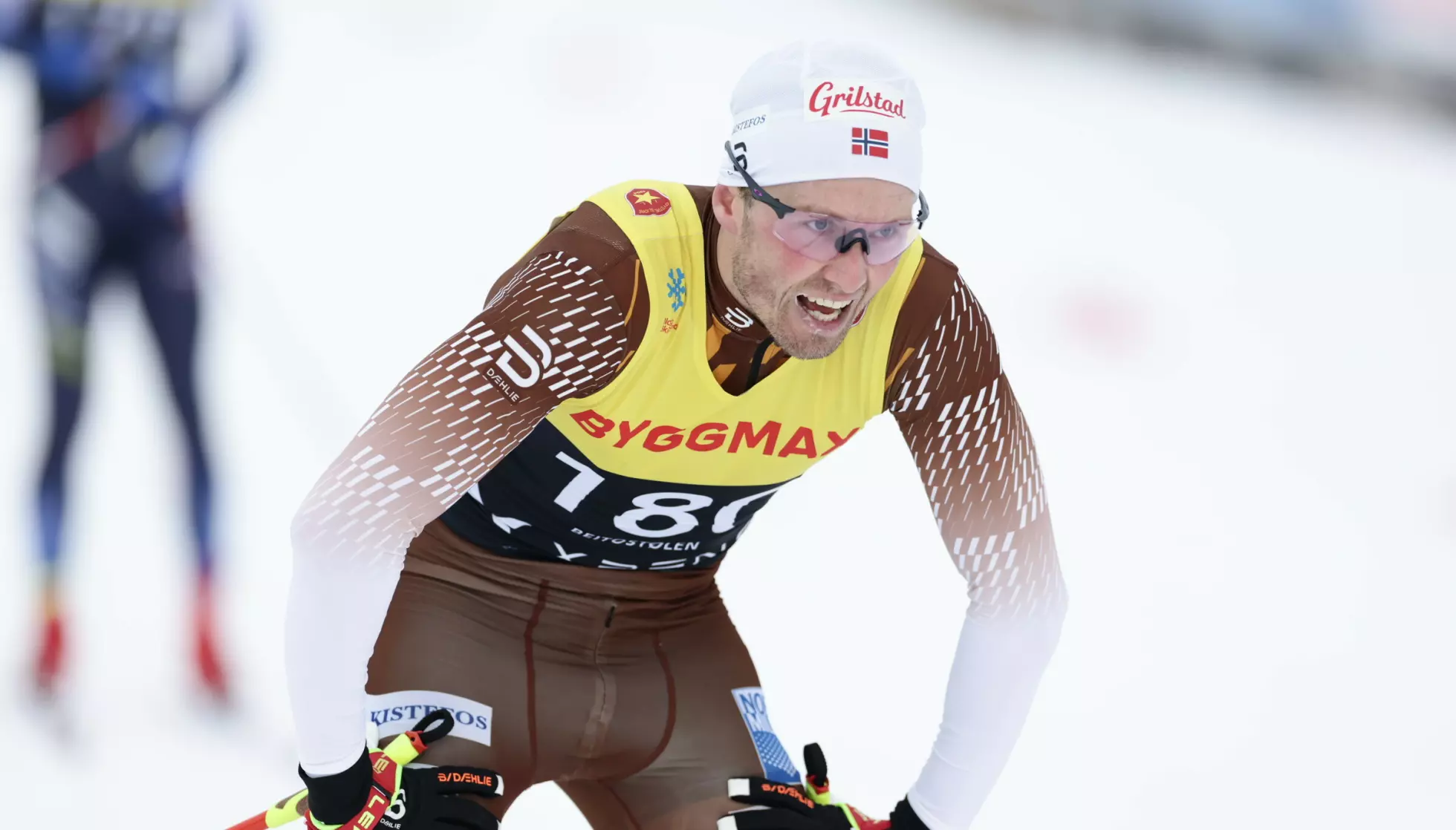 ANGREPSPOSISJON: Emil Iversen måtte levere fra første sekund i år for å gå seg inn i en OL-tropp. Her fra Beitostølen i november. Foto: Bjørn Langsem / Dagbladet