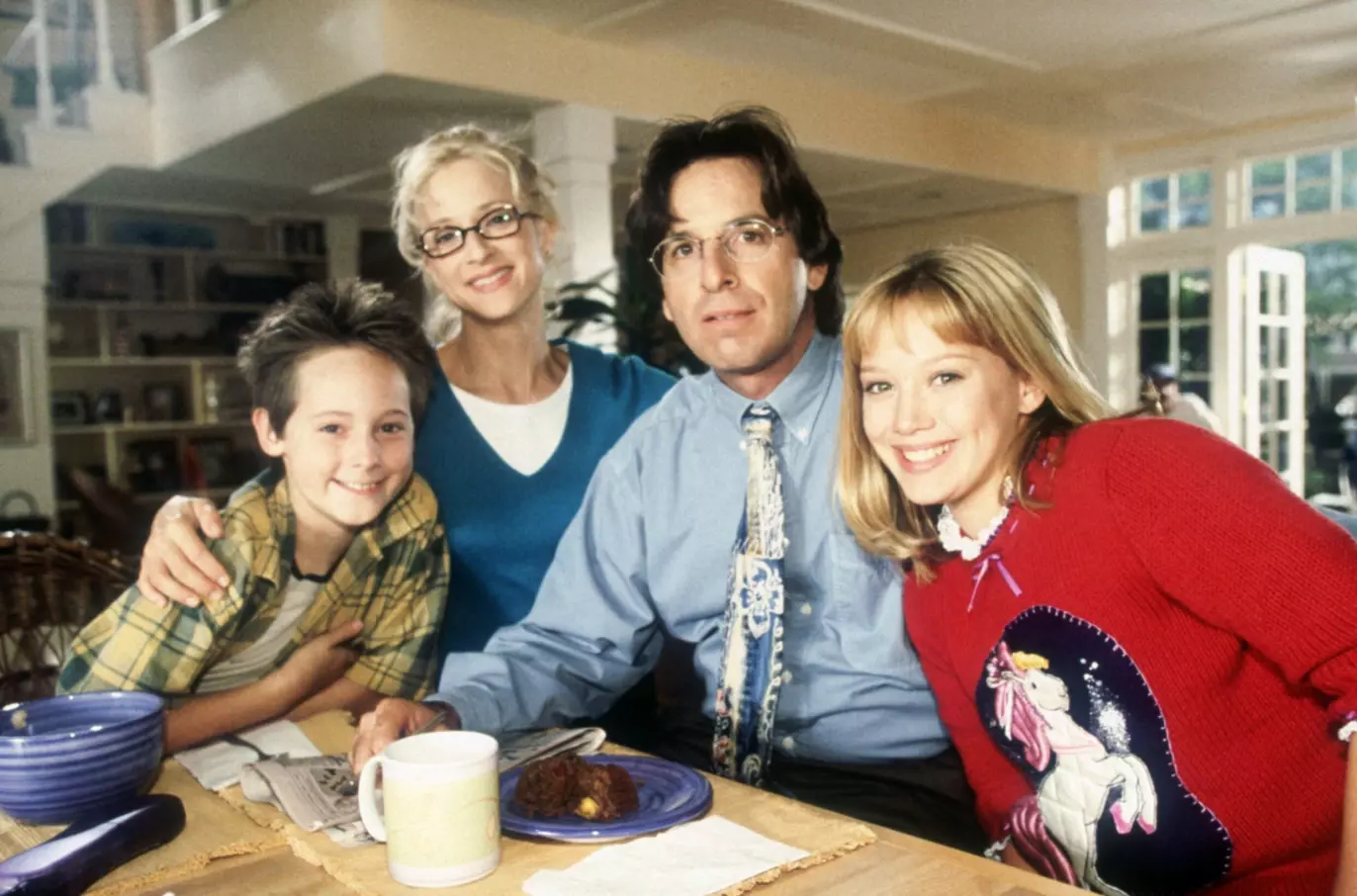 FAMILIEN SAMLET: Her de fire medlemmene i «McGuire»-familien fra serien «Lizzie McGuire». Serien gikk på TV fra 2001 til 2004. Foto: Everett Collection Inc / Alamy