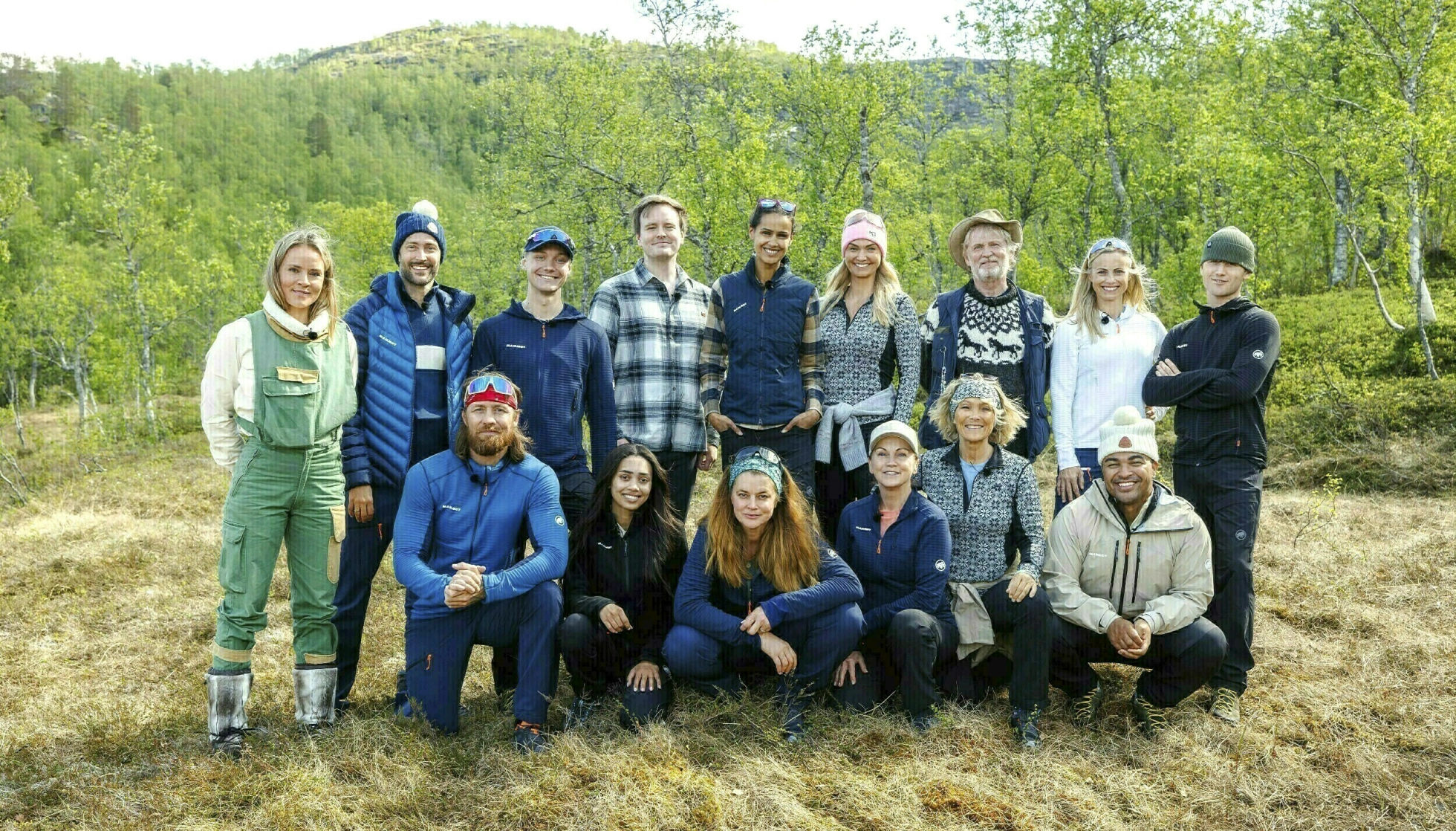 REALITY: Sebastian Solberg har vært med på alt fra «Camp Kulinaris» til «Vokteren». Her fra sistnevnte program. Fra venstre: Helene Olafsen, Anders Hoff, Simen Velle, Robin Hofset, Desta Marie Beeder, Marna Haugen, Johannes Joner, Silje Sandmæl og Truls Torp. Foran, fra venstre: Fritz Aanes, Anny Isabella Øvrehus, Charlotte Frogner, Hilde Lyrån, Trude Vasstrand - og Solberg. Foto: TV 2