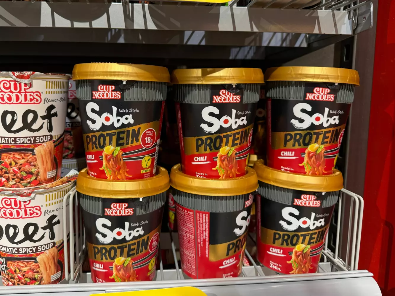 LITE METTENDE: Nissin Protein Noodles består av oppmalt linser og erter.
Ifølge Tine Mejlbo Sundfør gir det liten metthetsfølelse og slett ikke et sunt måltid. Foto: Renold Terisen Christopher / DinSide