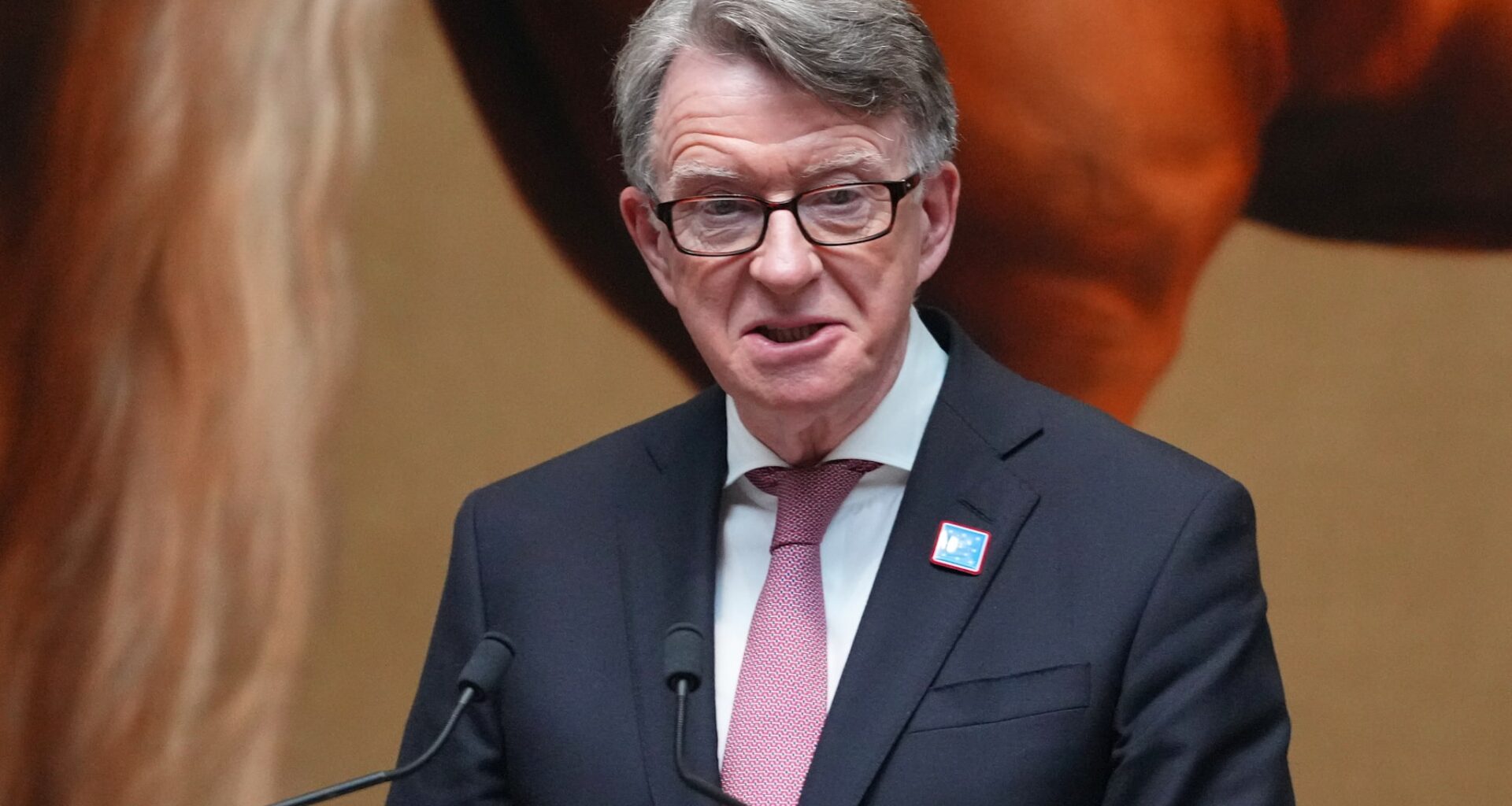 Peter Mandelson er på vei ut av Overhuset som følge av sine forbindelser til Jeffrey Epstein.