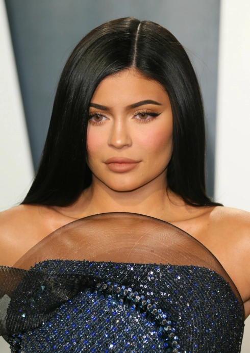 KYLIE JENNER: På Oscar-utdelingen i Beverly Hills i 2020, med den varme glam-looken som preget perioden. Foto: NTB