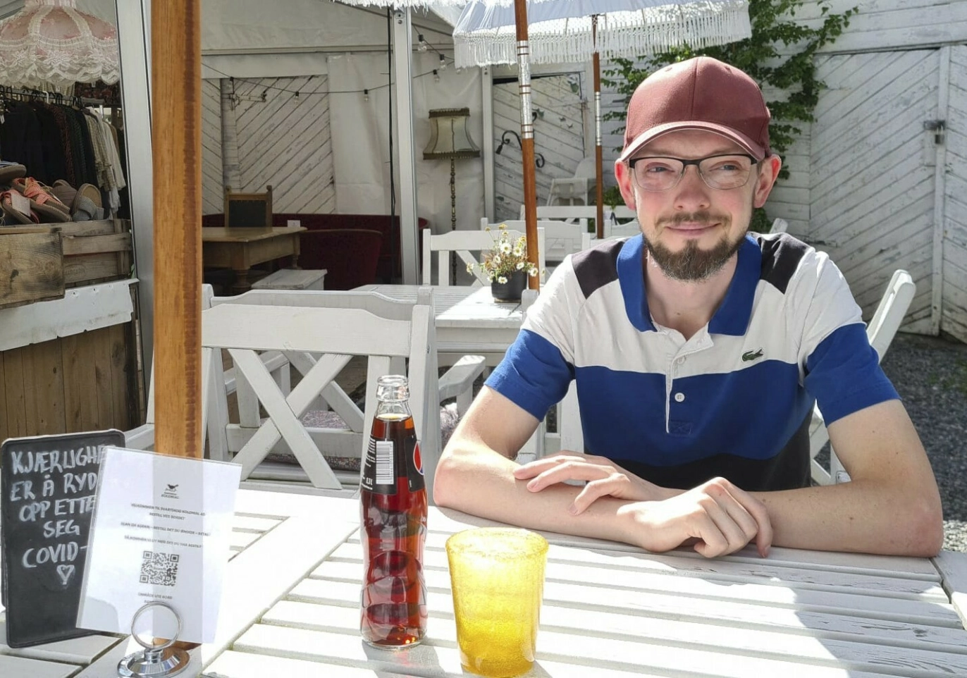 ET MYSTERIUM: Årsaken til
at Martin ble blind er
et mysterium. Legene
tror at det skyldes en
medfødt feil på øynene
hans som førte til at
synsnerven ble revet i
stykker på grunn av høyt
blodtrykk. FOTO: Privat