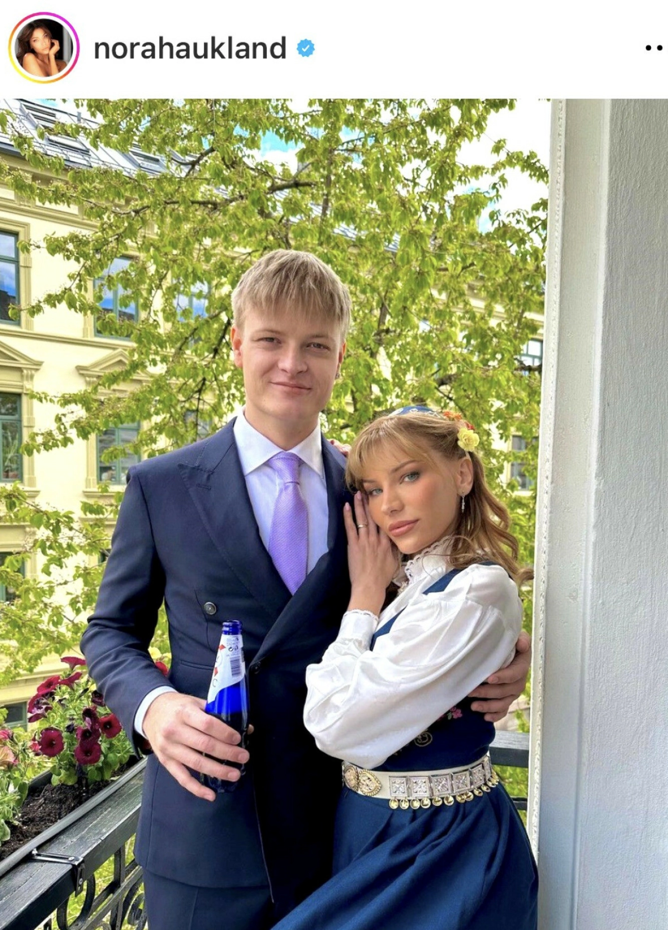 KOM IKKE: Vitnet forteller at hun droppet 17. mai-feiring - fordi Marius var med. Her er Marius og Nora fotografert på nasjonaldagen. Foto: @norahaukland / Instagram