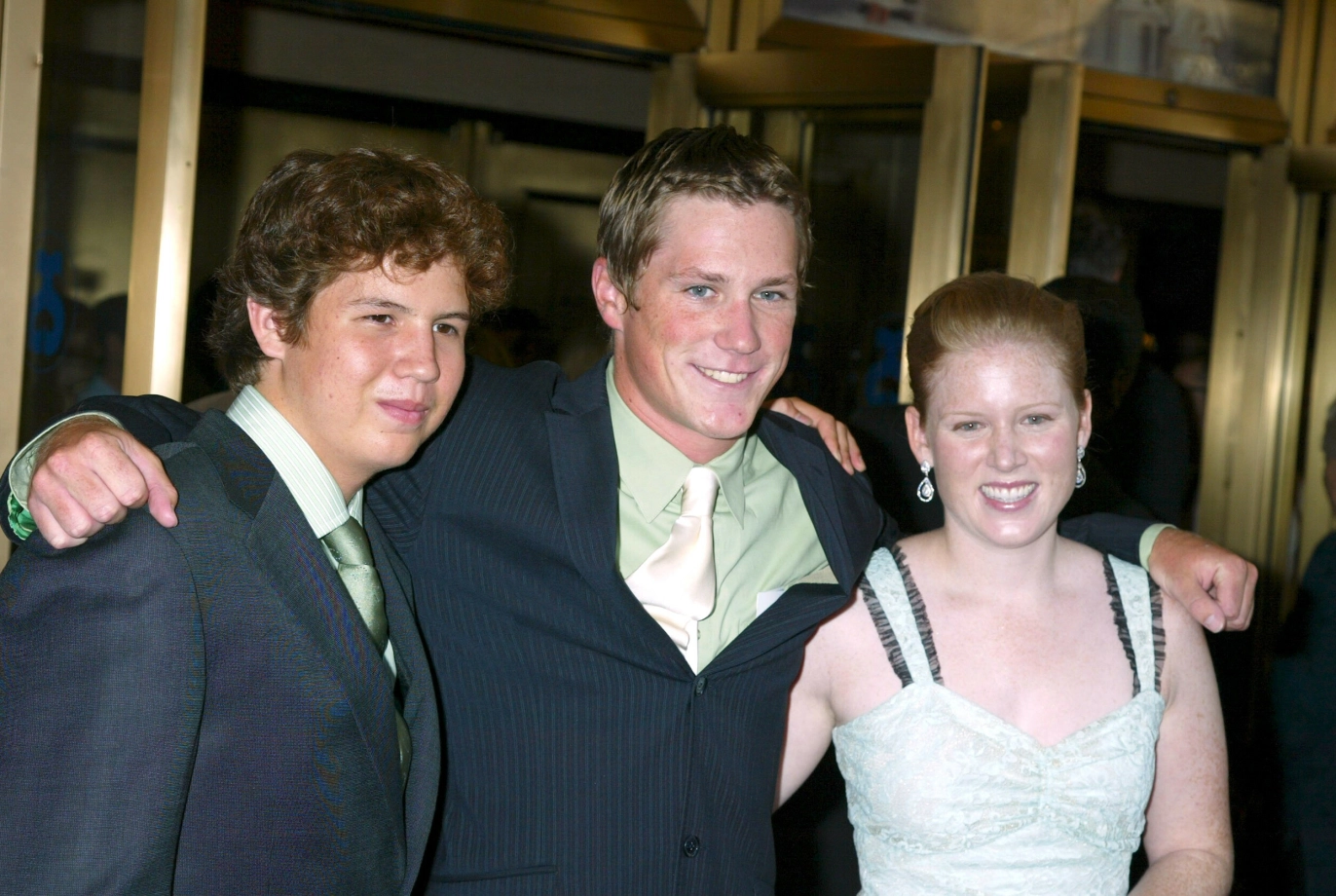 TRIO: Alle tre søsknene Henry, Oliver og Katherine avbildet sammen i 2006. Foto: Gregory Pace / BEI / REX / NTB